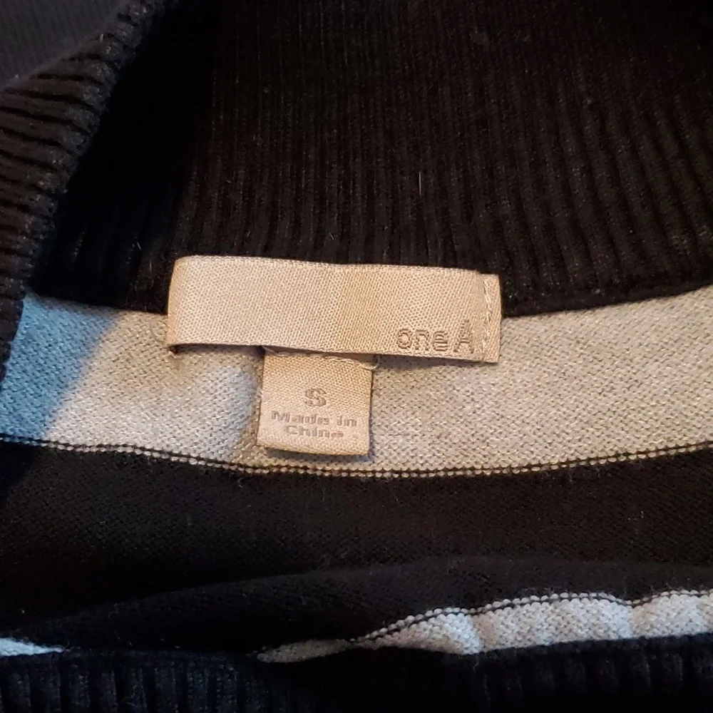 Sweater - Picture 3 of 4